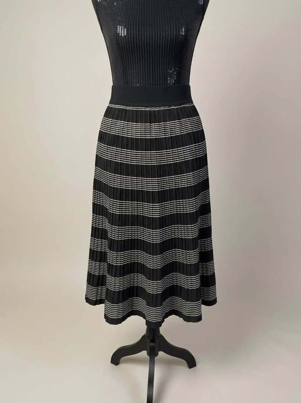 MetroWear Pleated Midi Skirt Black & White Stripes Size XL